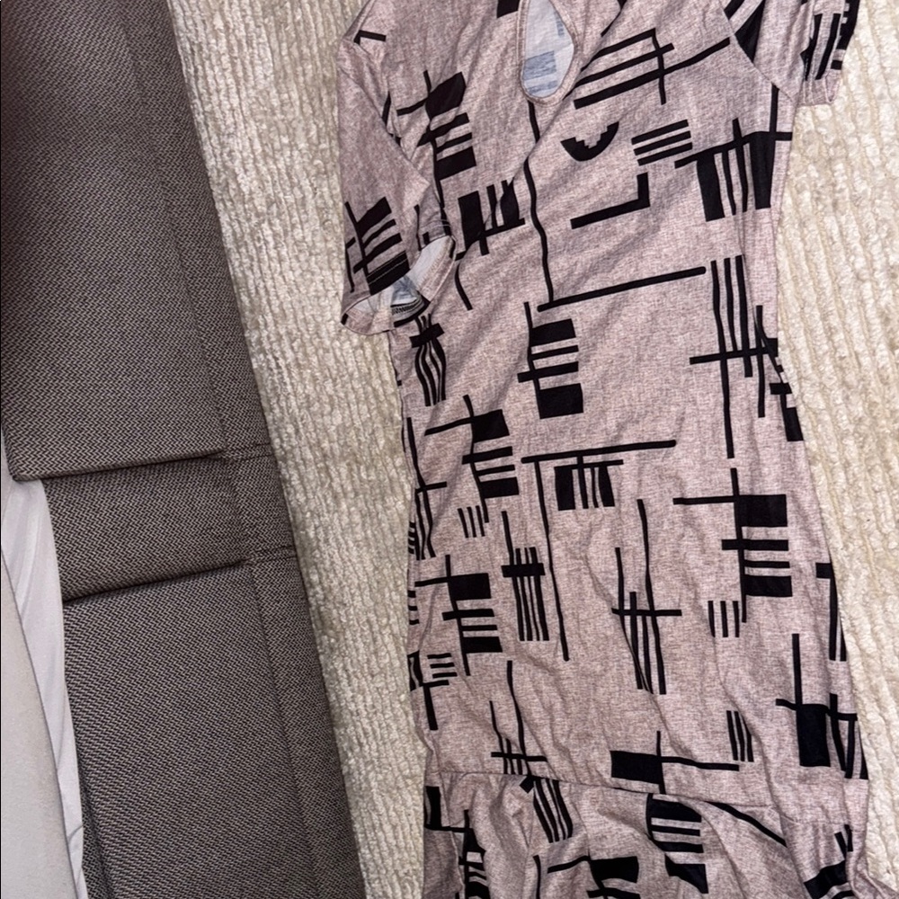 Abstract Patterned Black and Gray Dress